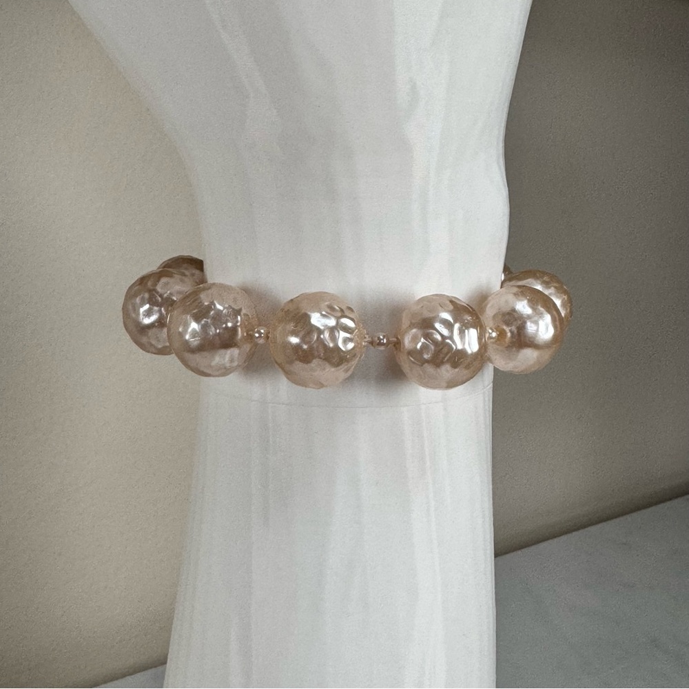 Vintage Bracelet Champagne Beige Color Textured Round Bead Faux Pearl Elastic - Picture 4 of 6